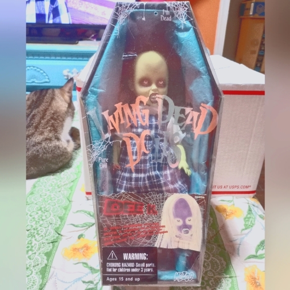 Mezco Other - Living Dead Doll series 14 Dee K *Vintage* RARE Horror Goth